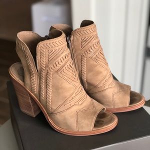 Vince Camuto Karinta Heels